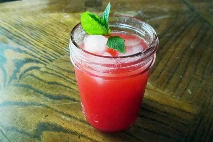 15 Refreshing Summer drinks from your favorite food bloggers.