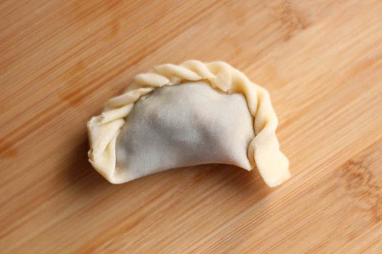 Easy Mince Dumpling Recipe. Wrap mince with a dumpling wrapper, fry and sprinkle with powdered sugar, easy!