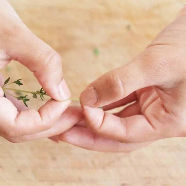 How To Mince Thyme And Other Fine Herbs.