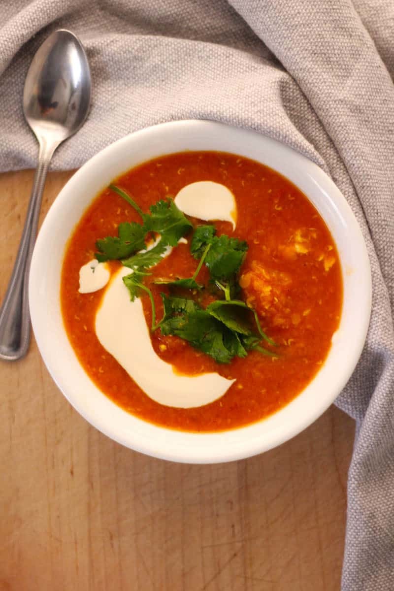 Red Lentil and Tomato Curry Soup, an easy 1 hour soup from start to finish! Try this as a healthy and tasty weeknight meal paired with some amazing crusty bread! | FusionCraftiness.com