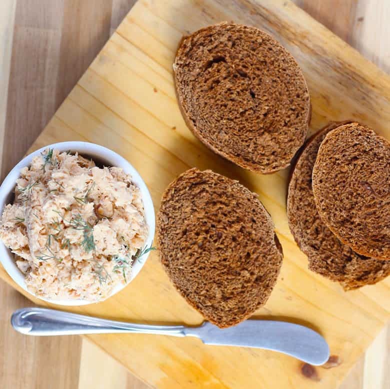 3 Minute Salmon Pate, perfect for a baguette, pumpernickel and open faced sandwiches. Tasty,easy and fast. Try this as an appetizer or on a Scandinavian Snitter. 
