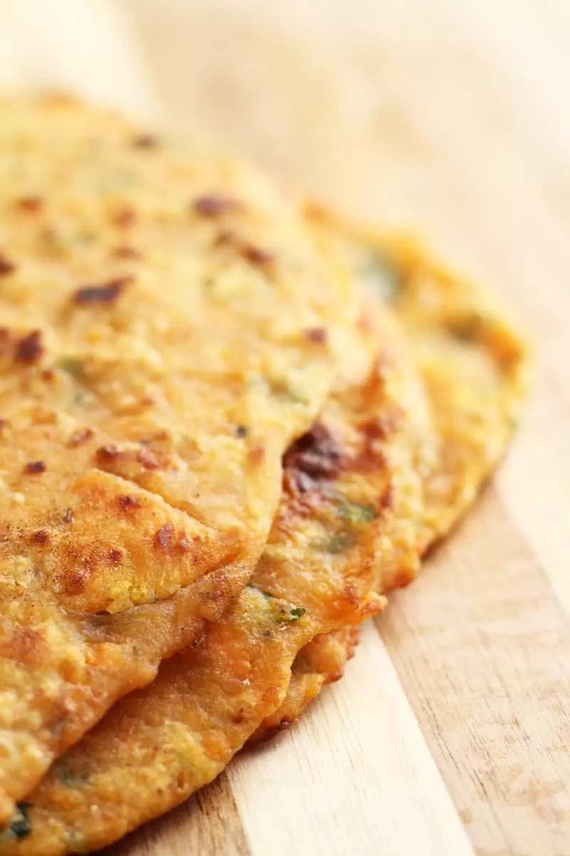 Sweet Potato Paratha, Shakarkandi Paratha, an Indian flatbread. A flatbread that is healthier thanks to sweet potatoes and ginger. An easy Indian flatbread that anyone can master, even the kids.