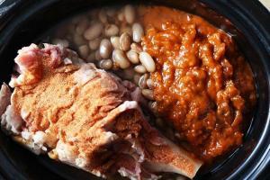 Crockpot with beans.