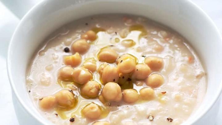 Ful Medames | A middle eastern bean recipe with garlic and lemon juice.